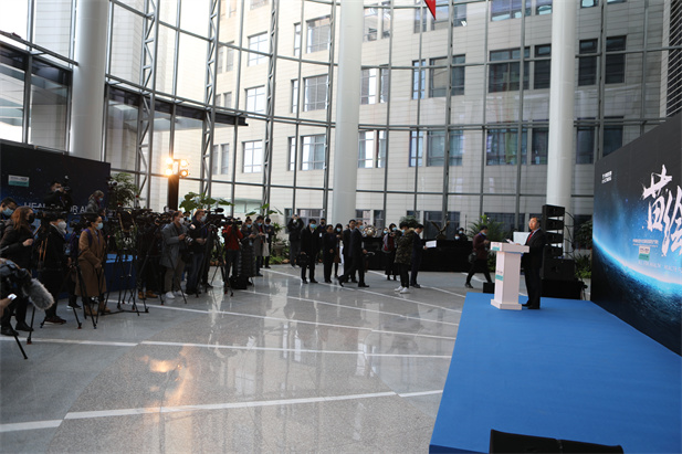 2021年2月26日，“中外媒体走进10 亿级新冠疫苗生产基地”活动在沙龙娱乐城
中国生物北京生物所举行，20余家中外媒体受邀参加.jpg