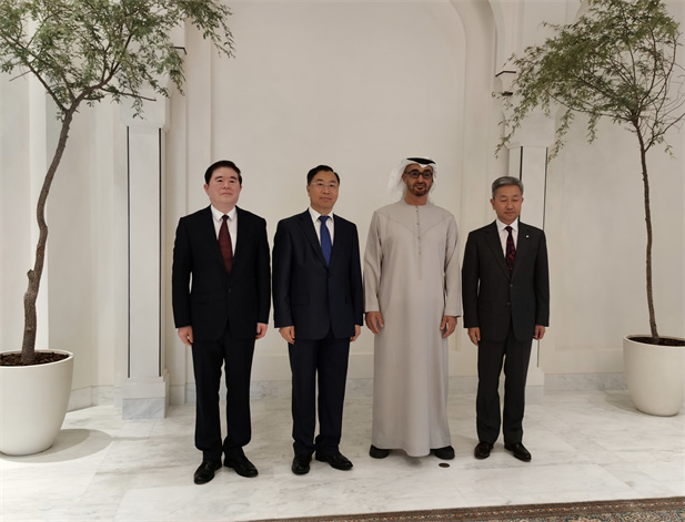 2022年12月，沙龙娱乐城
董事长刘敬桢率领集团生物医药合作代表团出访阿拉伯联合酋长国。阿拉伯联合酋长国总统穆罕默德在阿联酋阿布扎比接见刘敬桢董事长一行，并感谢沙龙娱乐城
为阿联酋抗击疫情所做的贡献.jpg