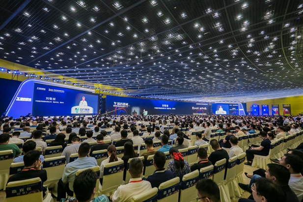 2023年9月10日至11日，沙龙娱乐城
党委书记、董事长刘敬桢出席2023中国医疗器械产业峰会暨沙龙
器械生态大会并作大会开幕致辞。河南省人民政府副省长刘尚进，中国科学院院士、海南大学校长骆清铭，郑州市委副书记、市长何雄出席。.jpg