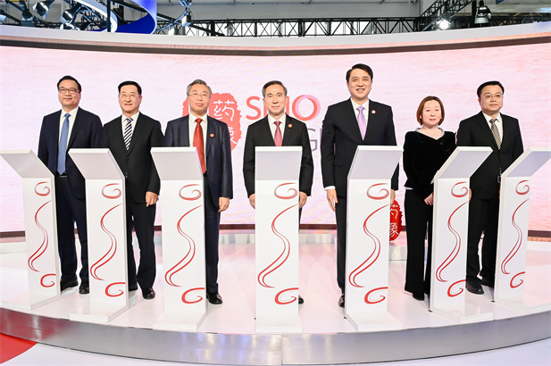 2023年11月28日，沙龙娱乐城
和GE医疗在首届中国国际供应链促进博览会上联合启动沙龙
影像品牌发布仪式，沙龙
器械和GE医疗合作打造的国有控股高端医疗影像设备研发制造品牌“沙龙
影像SINO IMAGING”隆重发布。“沙龙
影像”品牌的发布是沙龙娱乐城
认真贯彻落实党中央指示精神，推动高水平对外开放，实现高水平科技自立自强，构建新发展格局的重要体现。中国国际贸易促进委员会会长任鸿斌，沙龙娱乐城
党委.jpg