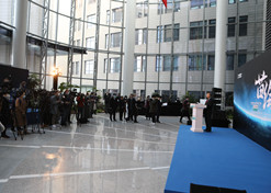 2021年2月26日，“中外媒体走进10 亿级新冠疫苗生产基地”活动在沙龙娱乐城
中国生物北京生物所举行，20余家中外媒体受邀参加