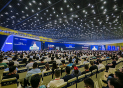 2023年9月10日至11日，沙龙娱乐城
党委书记、董事长刘敬桢出席2023中国医疗器械产业峰会暨沙龙
器械生态大会并作大会开幕致辞。